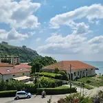 Allegra In Front Of The Sea Καβάρνα